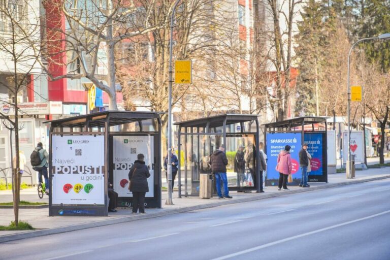 УСКОРО ЛЕД ДИСПЛЕЈИ Бањалука добила модерна аутобуска стајалишта