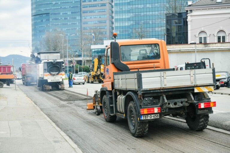 Реконструкција улице Вука Караџића