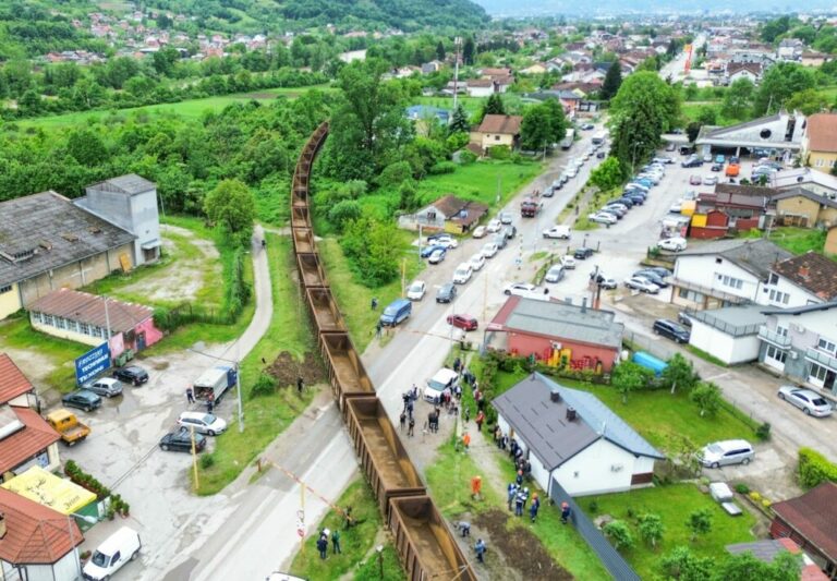 Реконструкција саобраћајнице и изградња стаза у Залужанима