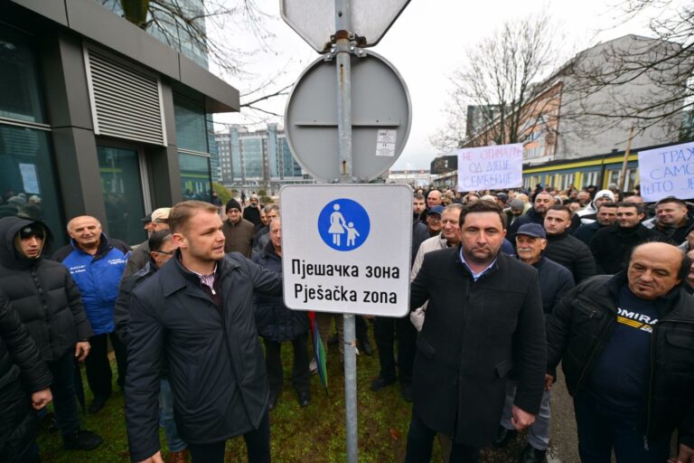 Настављено окупљање поводом спорног закона, градоначелник: Влада не може игнорисати потребе Бање Луке и Бијељине